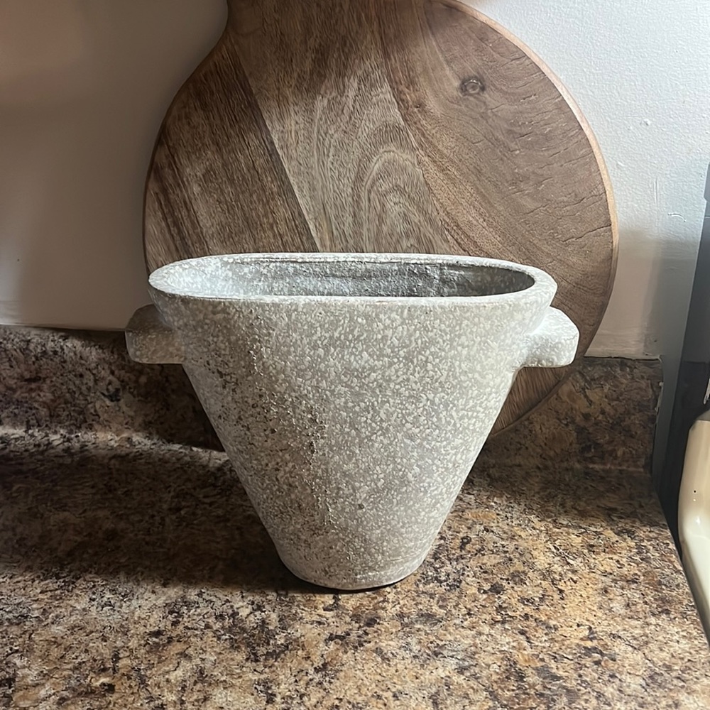 Threshold decorative bowl